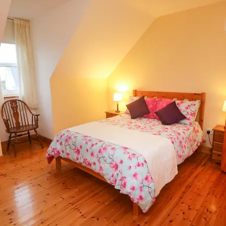 7 Rinevella View * Carrigaholt